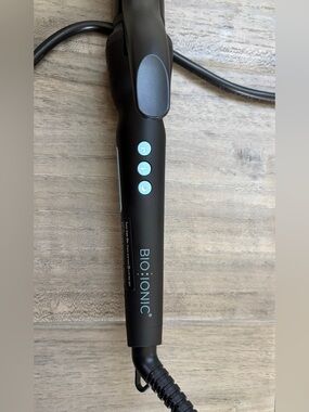 Bio Ionic Black Hair Styling Iron/1.25 inch/very gently used /low price